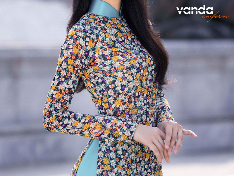 Kinh-nghiem-chon-vai-hoa-may-ao-dai-dep-1-dongphucvanda