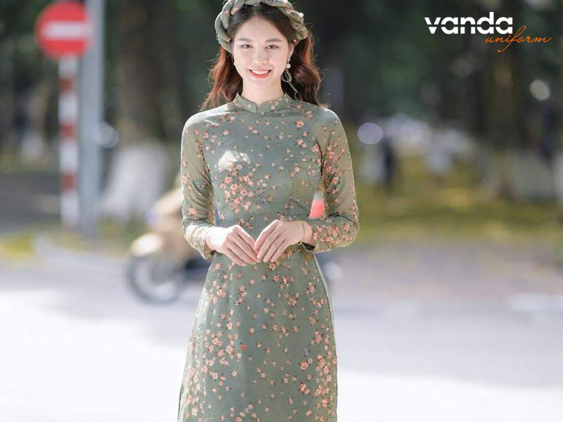 Kinh-nghiem-chon-vai-hoa-may-ao-dai-dep-dongphucvanda