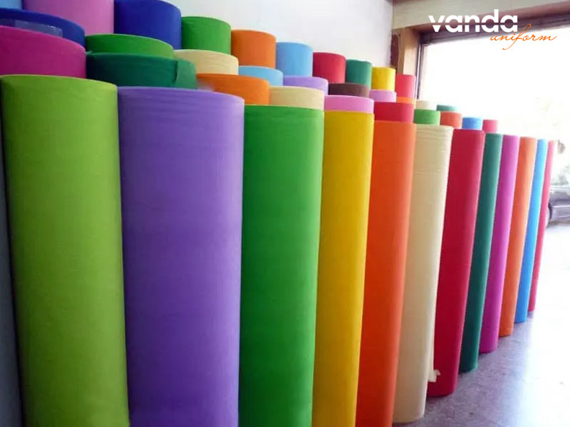 Kinh-nghiem-chon-mua-vai-tiet-kiem-va-chat-luong-dongphucvanda