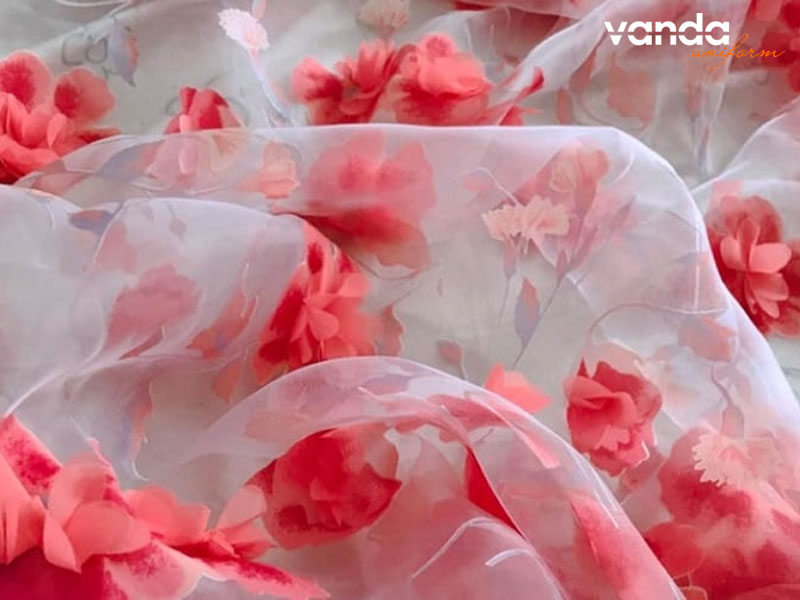 Vai-voan-hoa-la-gi-net-dac-trung-cua-chat-lieu-nay-dongphucvanda