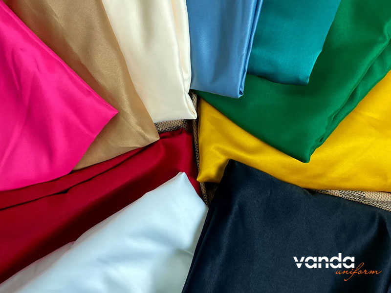 Ung-dung-cua-vai-tron-trong-thoi-trang-dongphucvanda