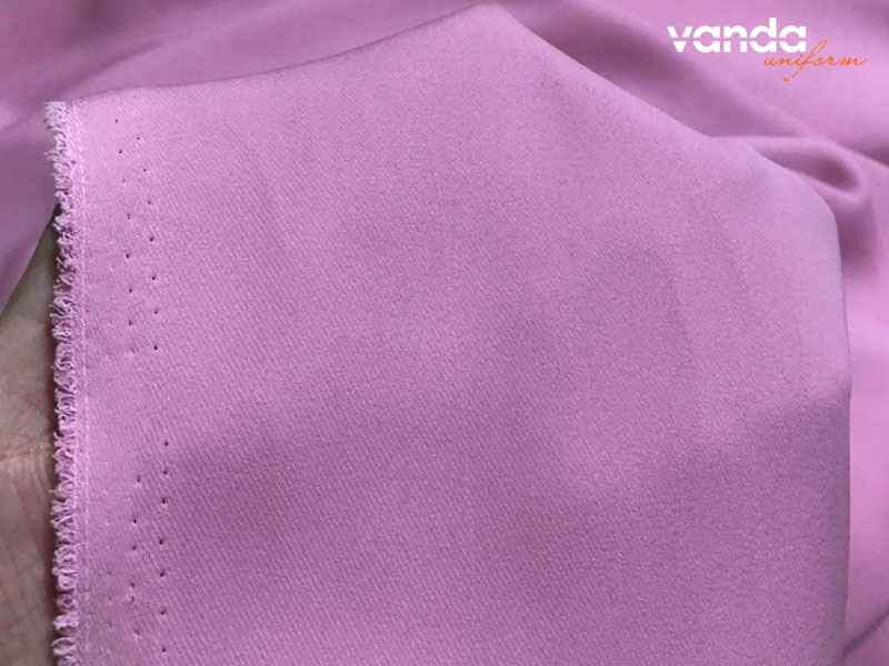 Vai-truot-han-la-gi-dac-diem-noi-bat-cua-chat-lieu-dongphucvanda