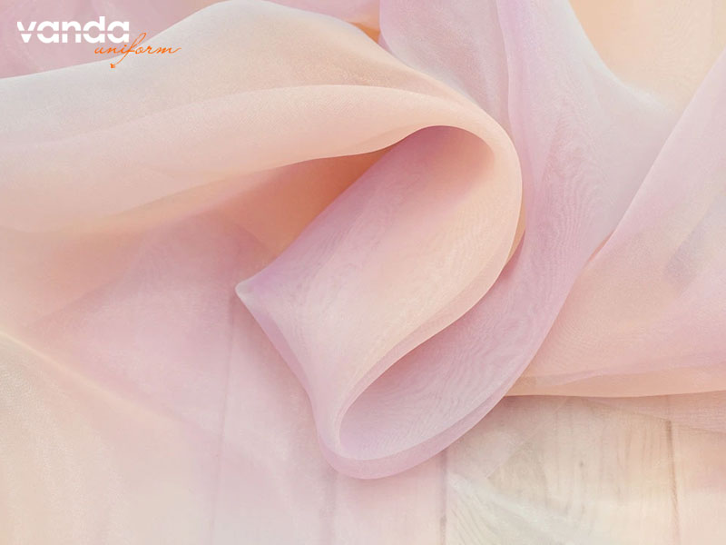 Vai-voan-mong-nhe-va-nu-tinh-dongphucvanda