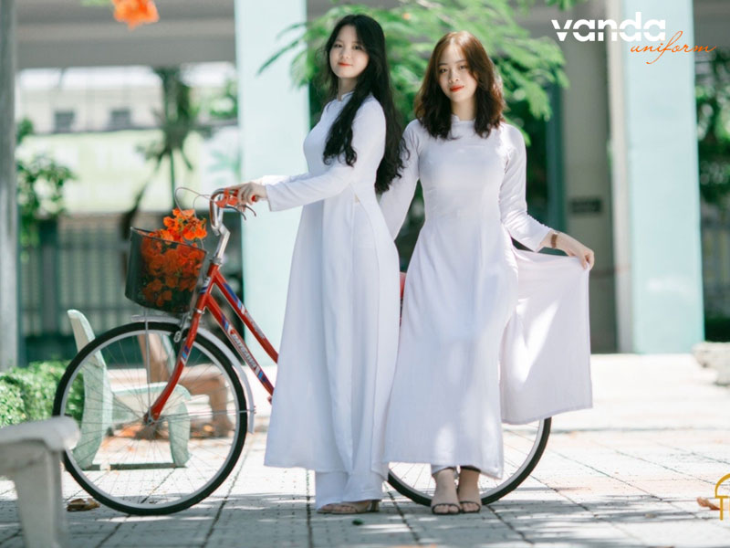 Vai-ao-dai-tron-la-gi-dongphucvanda