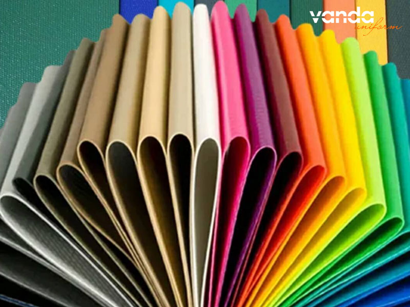 Uu-va-nhuoc-diem-cua-loai-vai-pvc-dongphucvanda