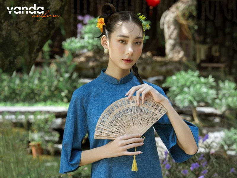 Chon-mau-sac-phu-hop-voi-lan-da-dongphucvanda