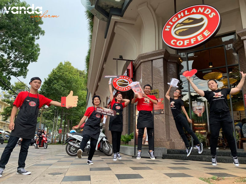 Chat-lieu-dong-phuc-highlands-coffee-dongphucvanda