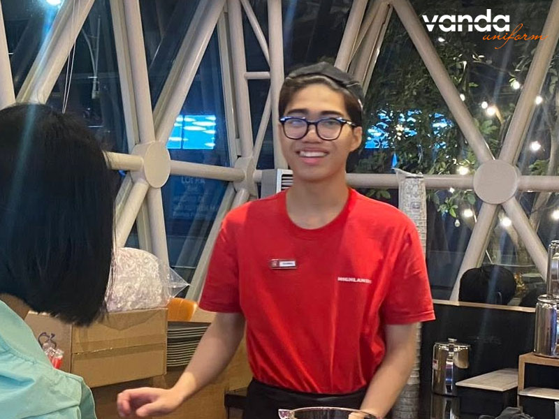 Dac-diem-cua-dong-phuc-highlands-coffee-dongphucvanda