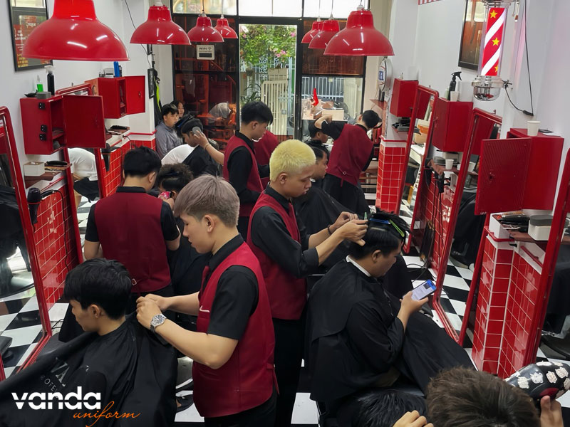 Nhung-mau-dong-phuc-barber-shop-duoc-ua-chuong-dongphucvanda