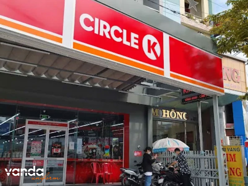 Tim-hieu-doi-net-ve-thuong-hieu-cua-hang-tien-loi-circle-k-dongphucvanda