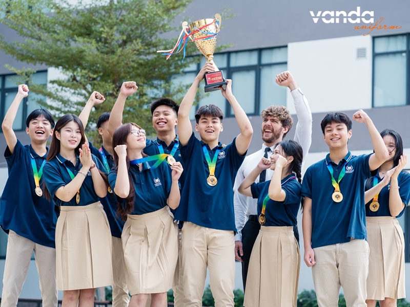 Cac-loai-dong-phuc-vinschool-cap-2-dongphucvanda