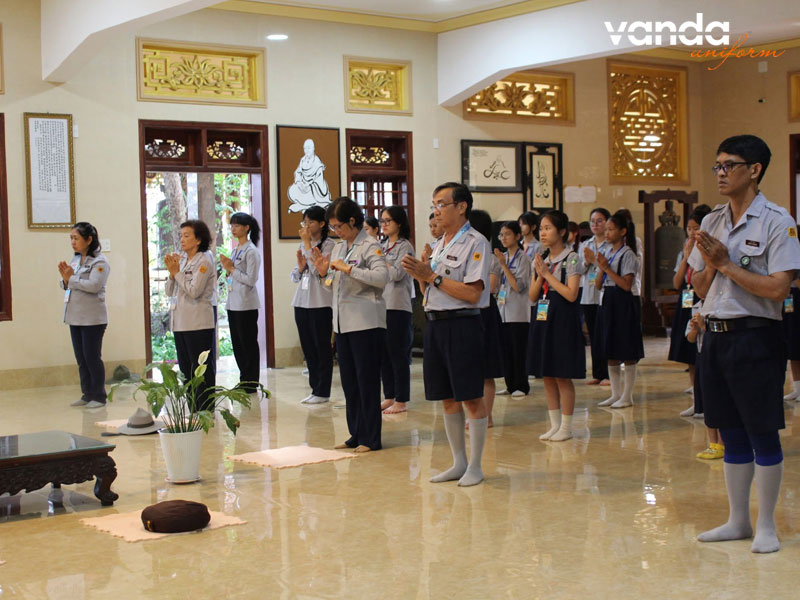 Dong-phuc-gia-dinh-phat-tu-la-gi-dongphucvanda