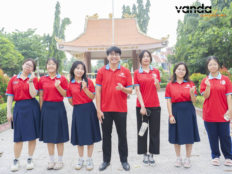 Doi-net-ve-truong-marie-curie-dongphucvanda